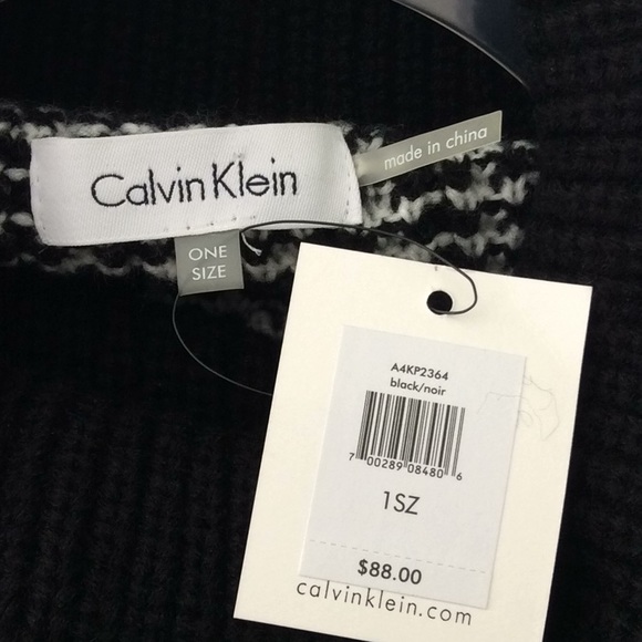 Beautiful brand new poncho - Picture 7 of 7